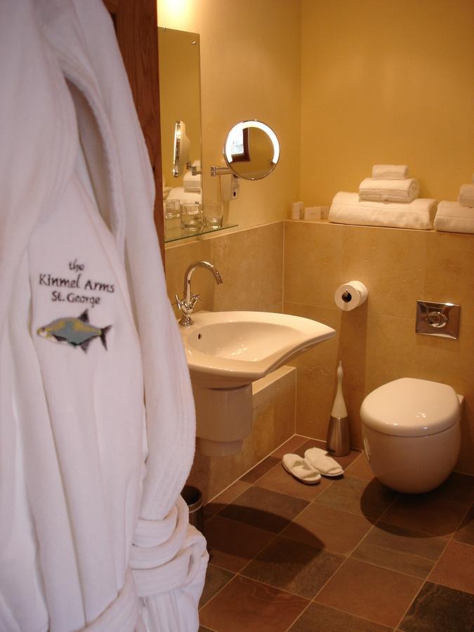 The Kinmel Arms Hotel Абергели Стая снимка